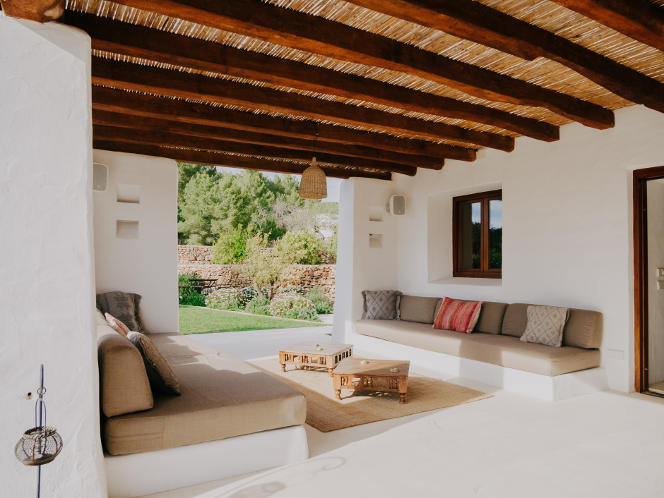 Resa estates Ibiza for sale finca Santa gertrudis covered terrace.jpg